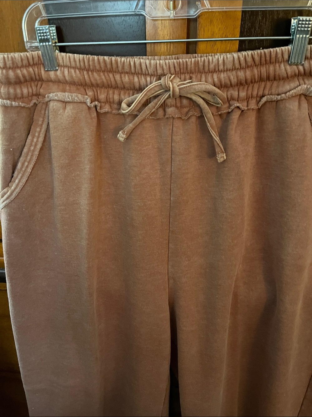 Zenana Outfitters Acid Washed Ash Mocha Wide Leg Fleece Lined Pants w/Pockets - Picture 8 of 9